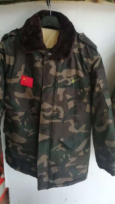 劳保用品（服装+鞋）各两套